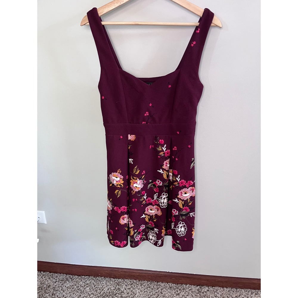 Trixxi Burgundy Floral Fit and Flare Dress Sleeveless Sweetheart Neck Size 7